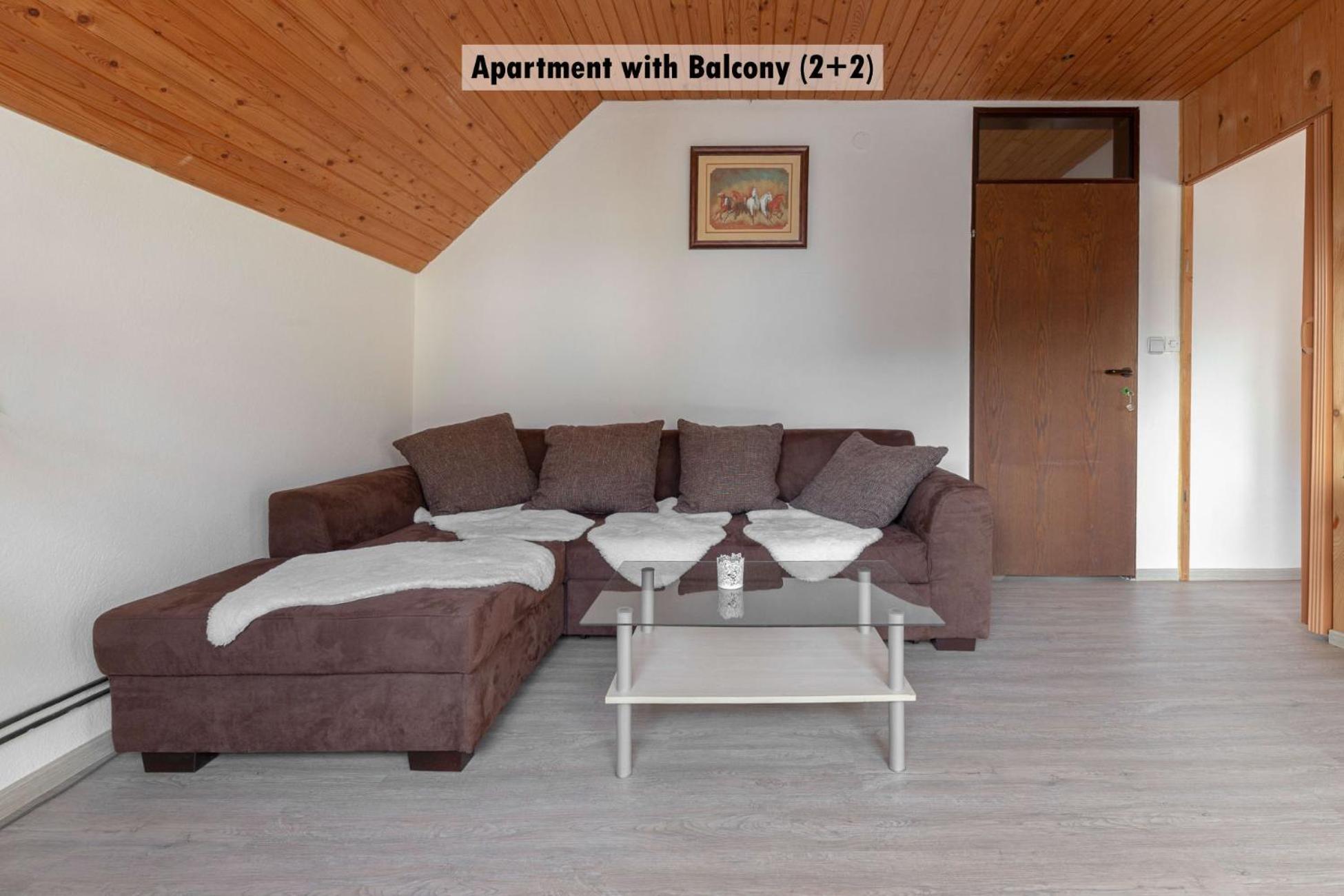 Apartments Farm House Uric Jesenice Bagian luar foto